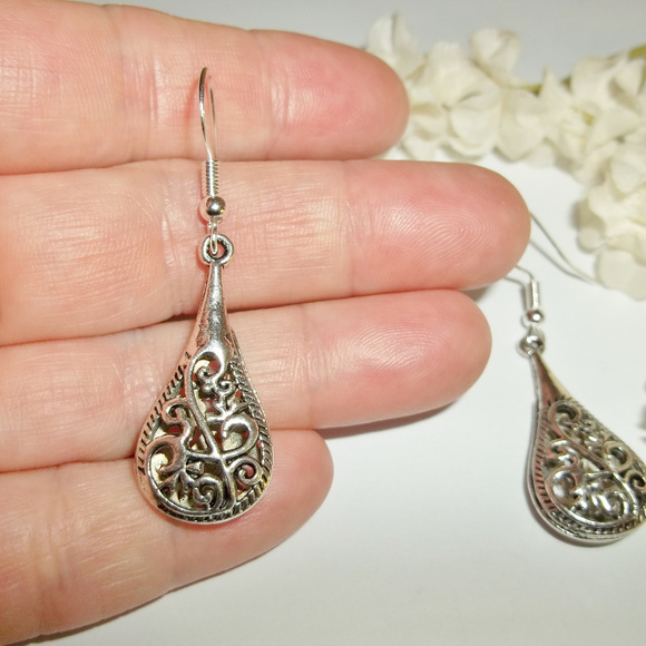 Long Silver Teardrop Earrings Woman Jewelry 1600 - Picture 6 of 9